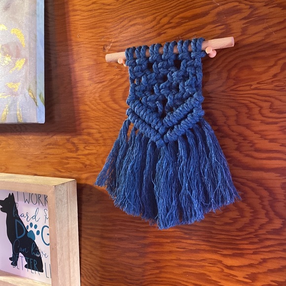 Beautiful Custom made Hand crafted Macrame Hanging wall decor - Picture 7 of 9